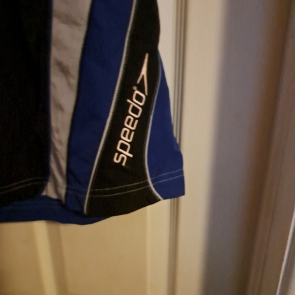 Mens speedo Swimming trunks size medium - Picture 2 of 5